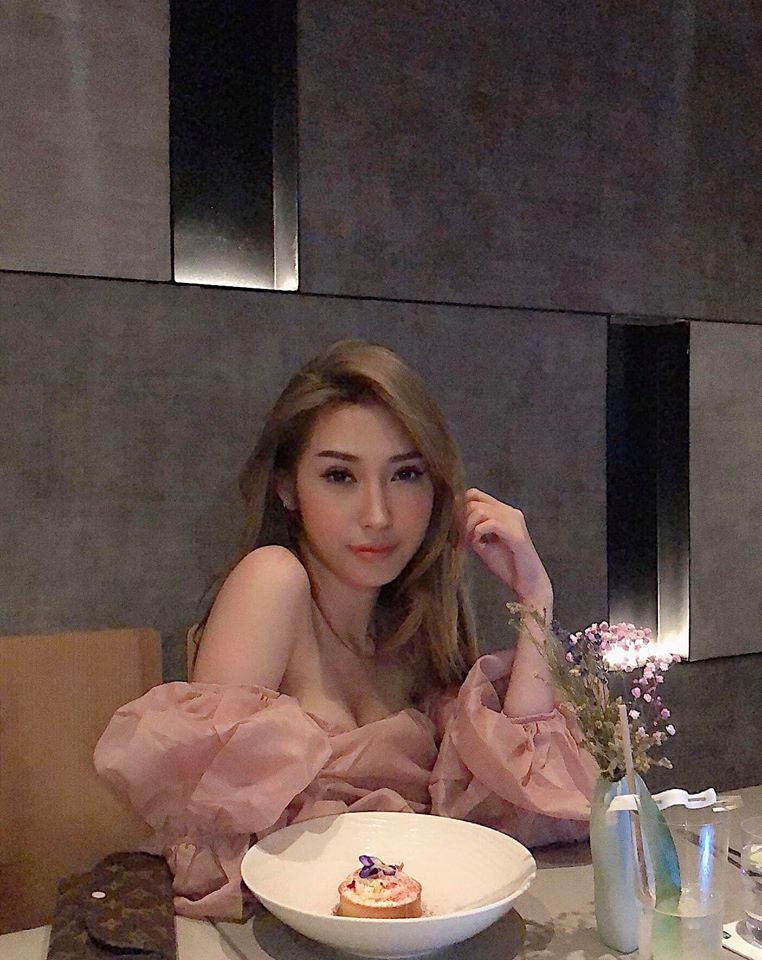 Sau khi chia tay Ngô Kiến Huy, giọng ca Tiệm bánh dâu tây "lột xác" với những hình ảnh nóng bỏng, quyến rũ đến "nghẹt thở".