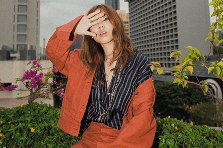 Không chỉ là con gái rượu của ông chủ tập đoàn tài chính lớn nhất Singapore, Mae Tan còn gây ấn tượng bởi gu thời trang sang chảnh, sành điệu.