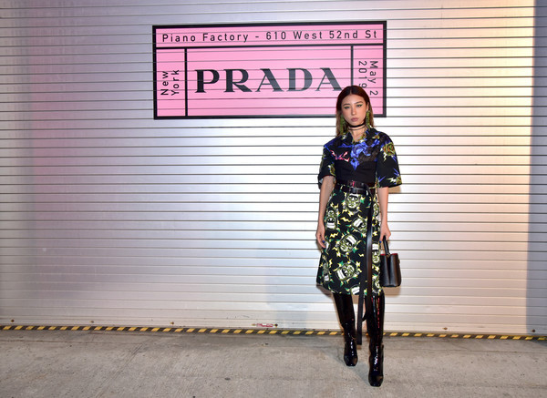 Nhờ năng khiếu thời trang tốt, nàng tiểu thư nhà giàu này từng hợp tác với nhiều tạp chí thời trang hàng đầu như Harper’s bazaar, Elle,…Ảnh: Internet. Video "Minh Hằng chia sẻ về phong cách thời trang". Nguồn: VTC.