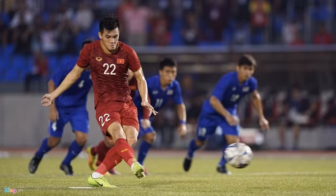 Bữa ăn ngay sau thi đấu, tập luyện: Ăn uống tại phòng thay đồ ngay sau khi kết thúc bài tập hoặc thi đấu, giúp hồi phục nhanh lượng glycogen đã cạn kiệt trong kho dự trữ của cơ thể, giúp phục hồi tốt khi bước vào đợt thi đấu, tập luyện sau. Thức ăn chủ yếu bột đường với lượng một g carbohydrat/kg/giờ, có thể dùng trái cây tươi hoặc sấy khô, bánh ngọt, mứt, sữa...Ảnh: Zing.