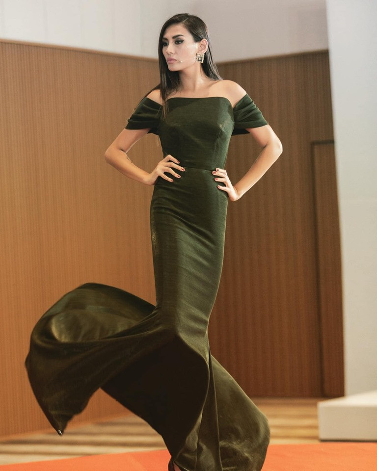 Sau thời gian tạm xa rời showbiz, Võ Hoàng Yến nỗ lực trở lại với nhiều quyết tâm thay đổi, và cố gắng. Người đẹp này càng ngày càng khẳng định gu thời trang tinh tế và thời thượng hơn.