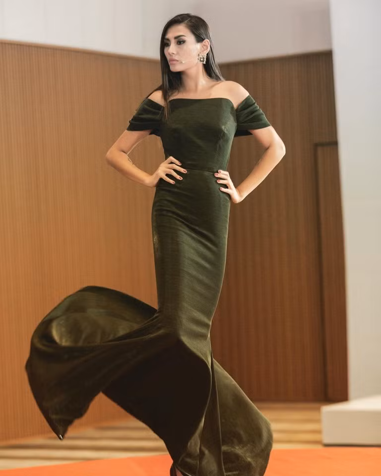 Sau thời gian tạm xa rời showbiz, Võ Hoàng Yến nỗ lực trở lại với nhiều quyết tâm thay đổi, và cố gắng. Người đẹp này càng ngày càng khẳng định gu thời trang tinh tế và thời thượng hơn.