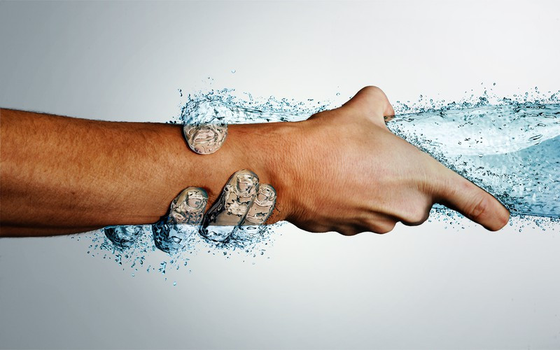 Để cơ thể bị mất nước: Cơ thể của chúng ta được tạo thành từ 70% nước, vì vậy nó rất quan trọng đối với não. Tình trạng mất nước tác động xấu lên não khiến mất khả năng kiểm soát và gây nguy hiểm đến tính mạng.