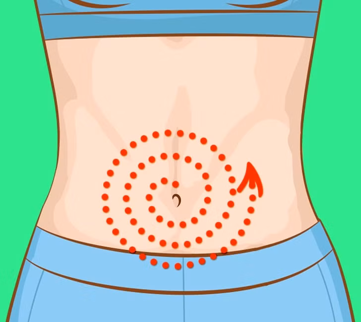 Thử massage kiểu Trung Quốc: Đặt một tay lên rốn. Dùng áp lực của hai ngón tay để chà xung quanh rốn theo vòng tròn nhỏ. Dần dần mở rộng các vòng tròn, di chuyển từ rốn sang hai bên. Thực hiện động tác mát xa giảm mỡ bụng này trong 2 phút.