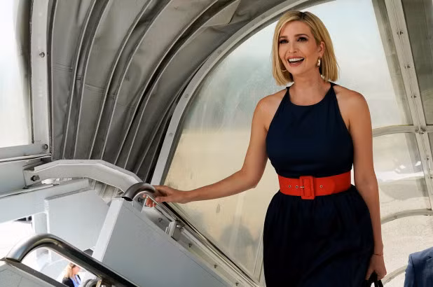 Người đẹp U40 này thường xuyên ăn các loại hạt giàu dinh dưỡng, đặc biệt chú trọng đến bổ sung rau trong chế độ ăn uống hàng ngày. Chế độ ăn uống khoa học, ít đạm protein tăng cường rau xanh, chất xơ cũng giúp cô có vóc dáng thon thả ở tuổi 38.