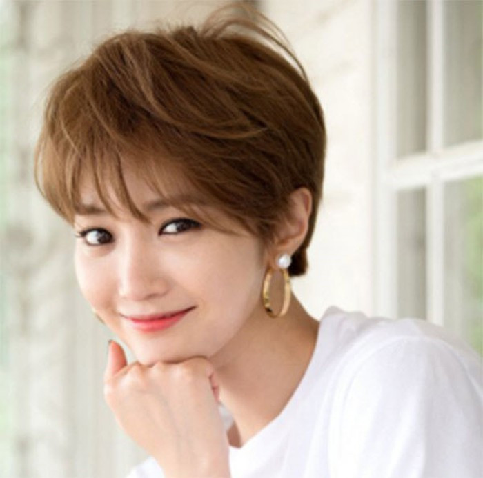 Tóc ngắn Pixie: Đây là kiểu tóc cá tính cực phù hợp với những chị em năng động và bận rộn. Kiểu tóc này không chỉ trẻ trung, cá tính mà còn rất thuận tiện bởi chị em không tốn nhiều công chăm sóc.