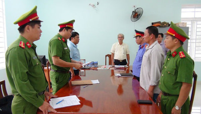 Khoi to 20 chu tau truc loi tien ho tro nhien lieu danh bat xa bo