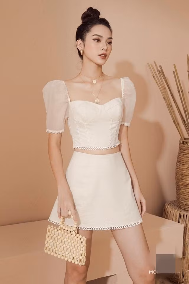 Hot girl đặc biệt yêu thích gam màu trắng tinh tế.