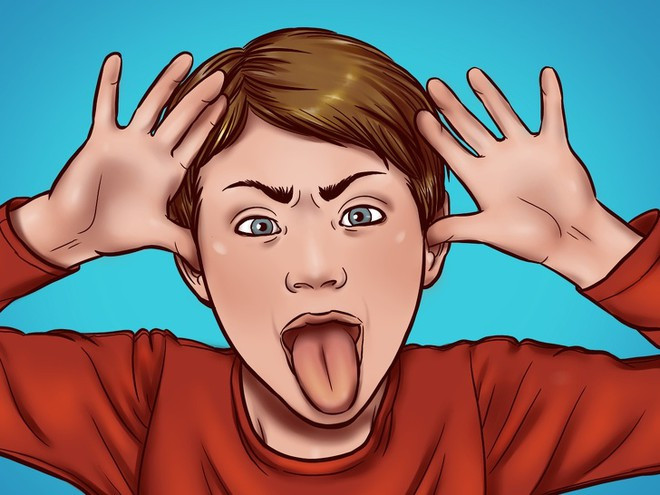 4. Chạy vòng tròn, đánh nhau, rượt đuổi người khác: Trẻ không muốn ngồi yên một chỗ mà chạy vòng tròn quanh bố mẹ, đánh nhau với người khác thường xuyên vì chúng cần có thêm hoạt động thể chất. Biểu hiện này nhắc nhở cha mẹ nên dẫn con đi chơi, chạy nhảy, kết bạn với những bạn khác. Khi thấy con có biểu hiện như vậy, phụ huynh nên kiểm tra lại thời gian biểu. Con có thể còn quá nhiều thời gian rảnh và không biết dành vào việc gì. Tổ chức buổi chơi chung với con nhà khác sẽ giúp chúng giải quyết tình trạng này.