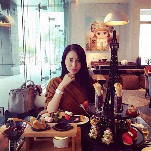 Giàu có và lại có gu thời trang sang chảnh, Instagram của Weymi Cho luôn khiến các cô gái khác ghen tị.