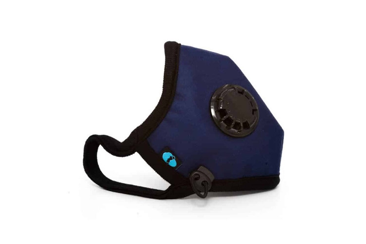 Cambridge Mask Co là mẫu khẩu trang sử dụng công nghệ lọc của Bộ Quốc Phòng Anh, giúp loại bỏ gần 100% các hạt bụi siêu mịn, khí độc, vi khuẩn và virus gây hại cho sức khoẻ con người.