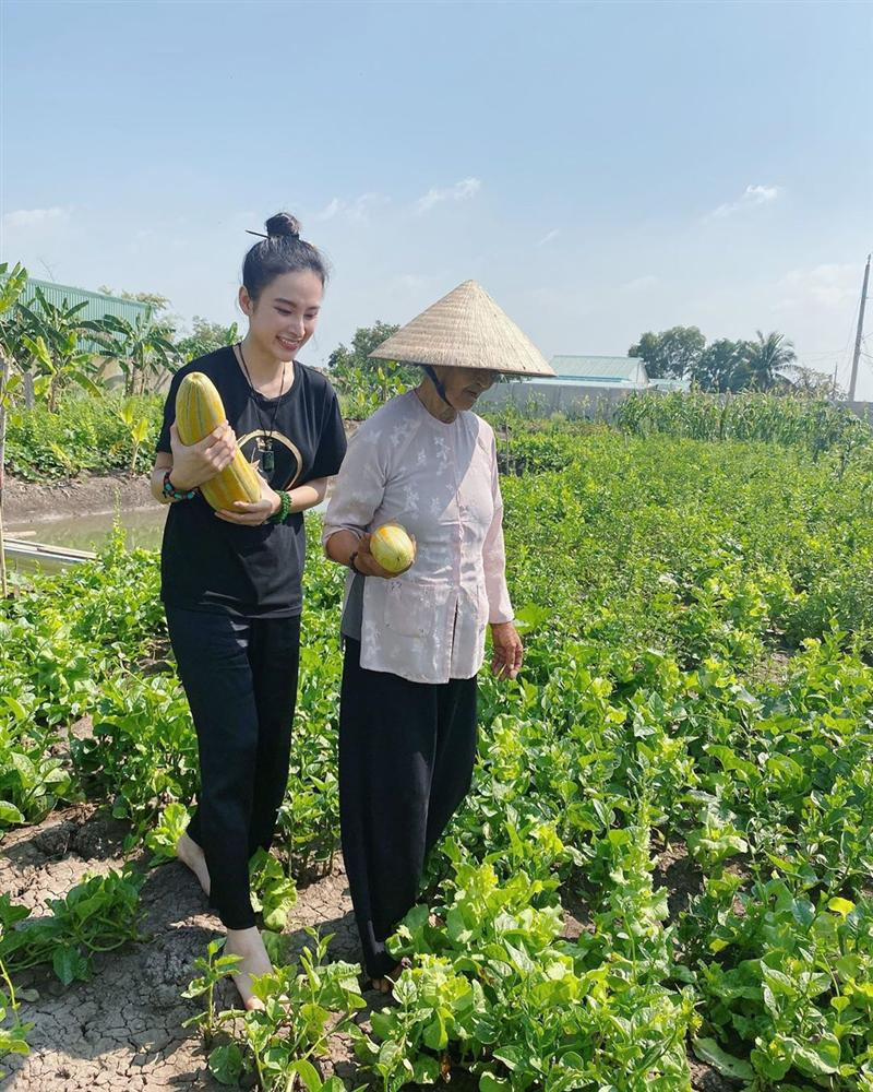 Angela Phuong Trinh khoe cuoc song binh di khi tro ve que noi-Hinh-3