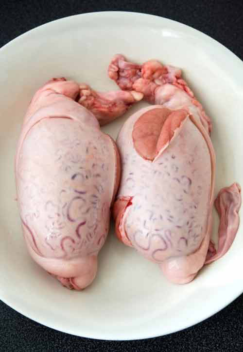 Có nhiều món ngon khác chế biến từ dương vật bò như: Bia tinh hoàn bò, bánh pizza từ tinh hoàn bò món đang khiến các quý ông khắp nơi "phát cuồng".