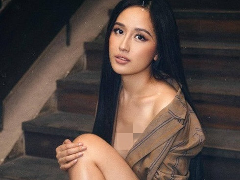 Mai Phương Thúy cho biết tính cô hay quên, nhiều lúc còn quên mình là Hoa hậu nên cô cũng thường gặp rắc rối với chuyện ăn mặc hớ hênh.