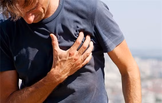 Có thể có các triệu chứng khác không được đề cập. Nhưng hãy đi khám bác sĩ ngay khi các phản ứng dị ứng xảy ra, điều này sẽ giúp bác sĩ chẩn đoán dễ hơn. Bạn cần được điều trị khẩn cấp nếu xuất hiện bất kỳ dấu hiệu hoặc triệu chứng của sốc phản vệ.