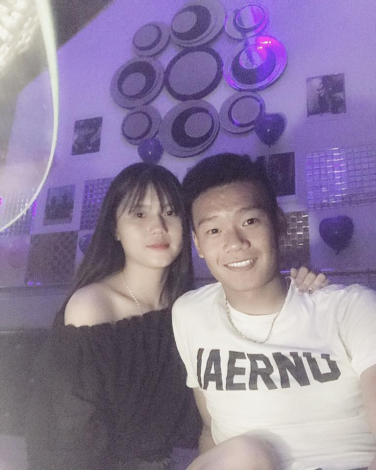 Đen trắng là hai gam màu được cặp đôi ưu ái hơn cả.