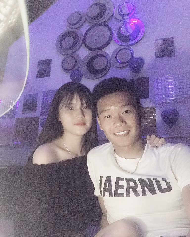 Đen trắng là hai gam màu được cặp đôi ưu ái hơn cả.