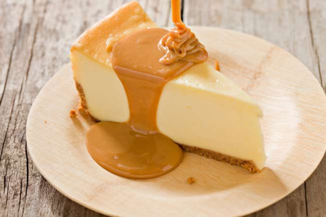 Bánh phô mai: Nhiều nhà sản xuất sử dụng phô mai chứa gelatin (một loại protein động vật), hoặc sử dụng trứng gia cầm. Vì vậy, cách tốt nhất dành cho người ăn chay là tự mình làm bánh.