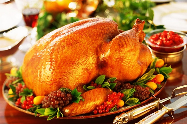 Những chú gà tây nướng vàng ruộm dường như không thể thiếu trên bàn tiệc Giáng sinh của các nước châu Âu.