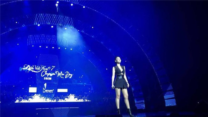 Thế nhưng, Thu Minh giờ đây đã định hình lại phong cách thời trang và ăn mặc ngày càng đẹp hơn.