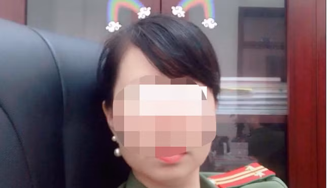 Nu trung ta “quyt tien” roi loan phan liet cam xuc: Benh gay hanh dong “dien ro” gi?