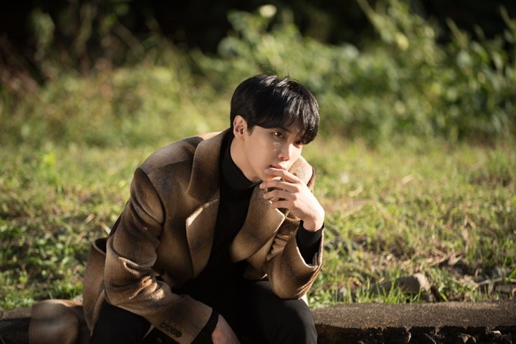 Cách ăn mặc "chất lừ" cùng với sự điển trai, dễ gần giúp Park Jung Min được lòng đông đảo người hâm mộ. Ảnh: Internet. Video "Minh Hằng chia sẻ về phong cách thời trang". Nguồn: VTC.