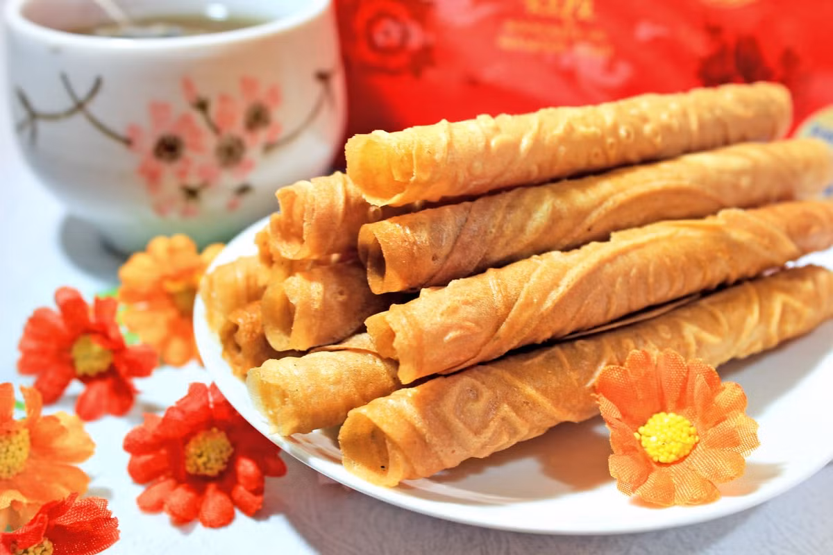 Bánh Love Letter: Đây chính là chiếc bánh quế tráng mỏng trên chiếc khuôn khắc đầy những biểu tượng tình yêu.