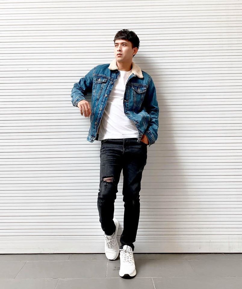 Việc đầu tư về trang phục của Hồ Quang Hiếu đã giúp hình ảnh nam ca sĩ "Con bướm xuân" nổi bật và thành công khi thể hiện các ca khúc sở trường.