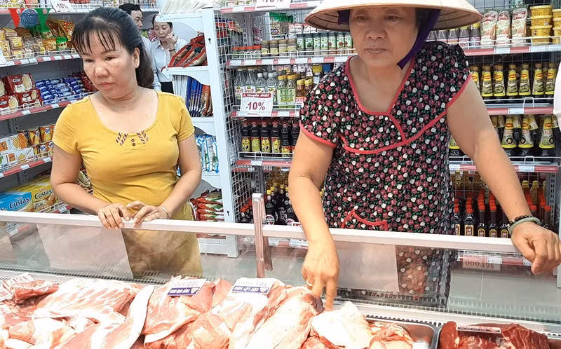 Chuan bi hang hoa Tet doi dao, khong lo khan hang sot gia?-Hinh-2