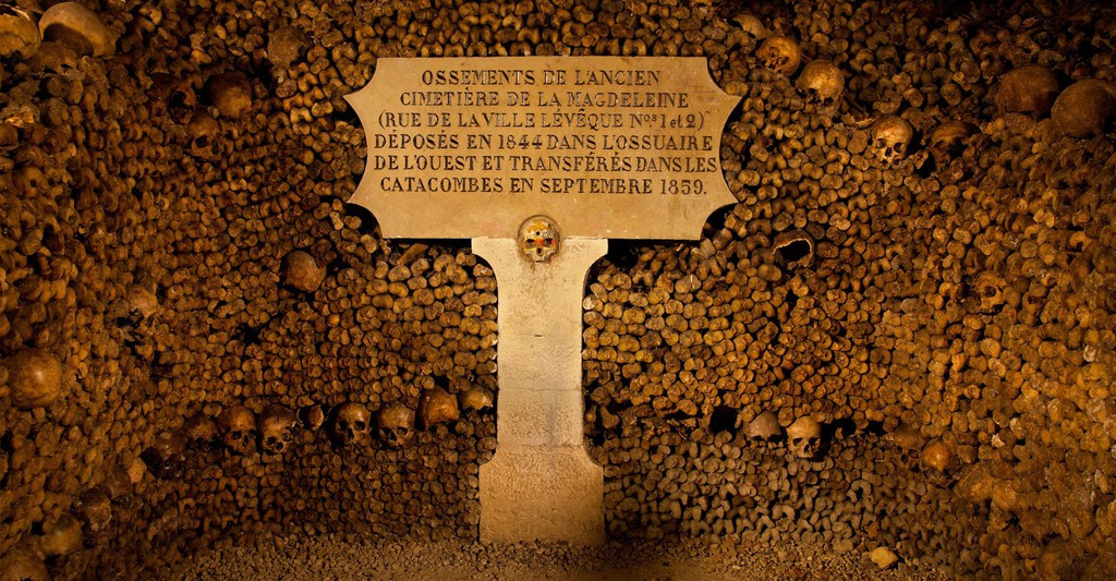 Bạn cũng không nên tự ý ra khỏi khu vực được cho phép do hệ thống đường hầm ở đây rất phức tạp, có thể khiến người đi vào dễ lạc, chưa kể còn gặp rắc rối với pháp luật. Ảnh: Fatfiretours.