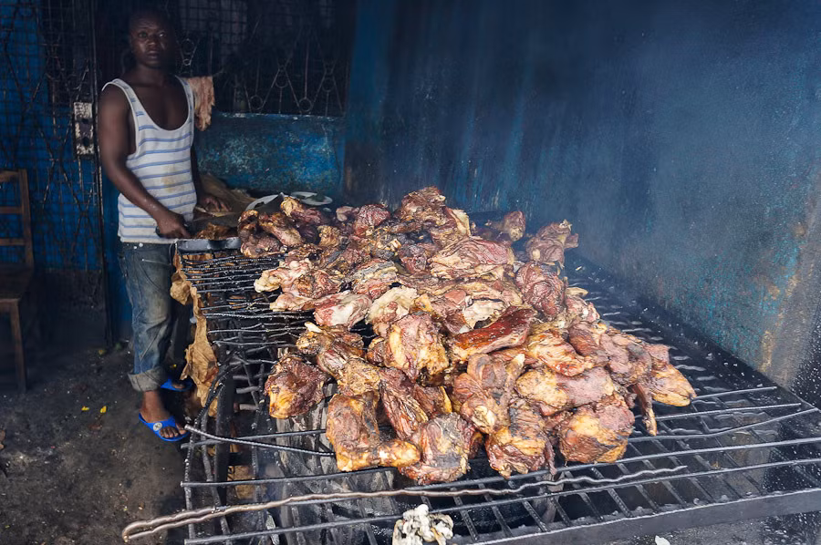 Món thịt gia cầm nướng cũng được ưa chuộng tại châu Phi.
