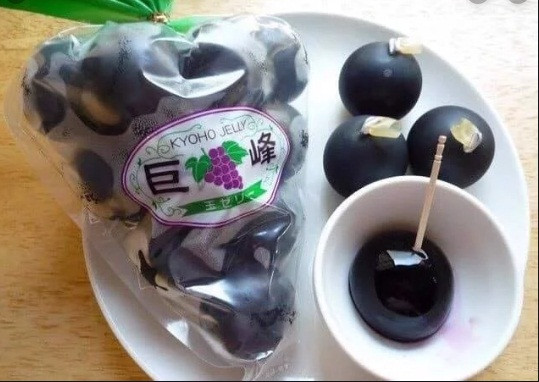 Về cơ bản, thạch nho này ăn khá vui miệng nhưng nếu phải bỏ hơn 30.000 đồng/viên để thưởng thức thì hơi “xót” ví. Ảnh: Internet. Video "Chế biến món ngon từ nấm đông cô". Nguồn: VTC.