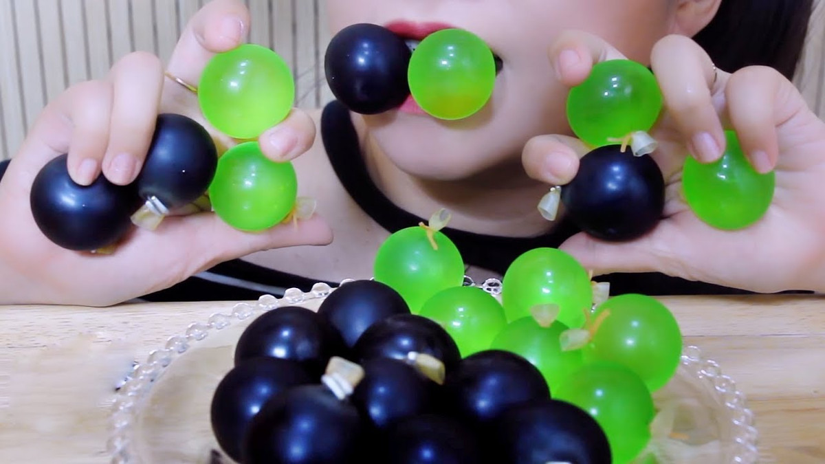 Nhiều nơi bán lẻ 40.000 đồng cho một trải nghiệm viên thạch Nhật Bản. Trong khi đó, thạch thông thường chắc có giá 3.000-5.000 đồng/hộp.