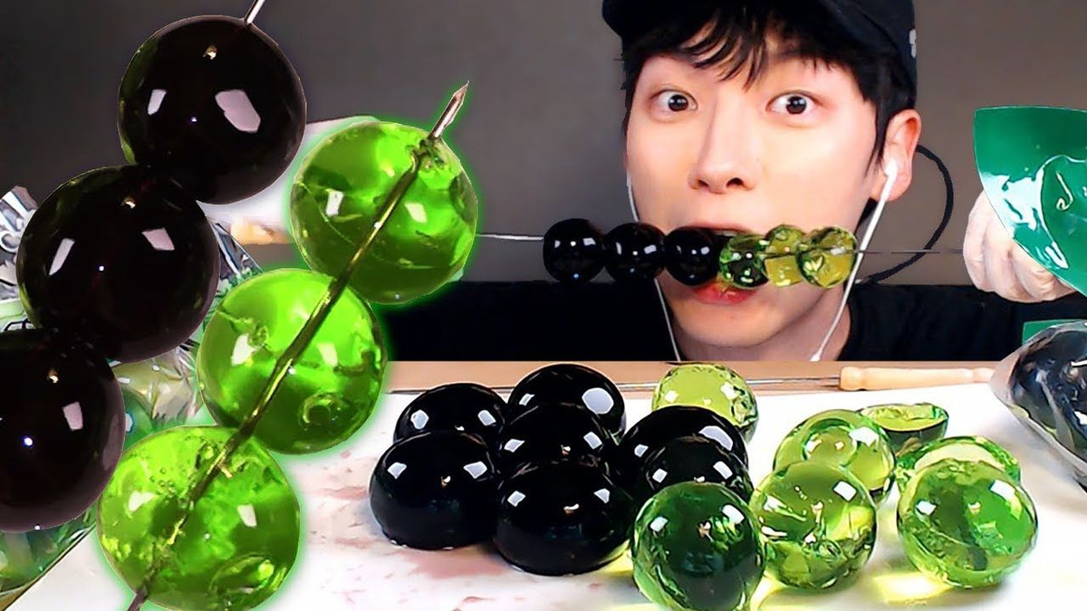 Viên thạch nho được bọc với một lớp cao su, và có một mắc cài bằng thép. Lớp bao su này rất dai, bóp mạnh cũng không thể nào vỡ được. Thả từ trên cao xuống thì thạch nẩy “tưng tưng” như trái bóng cao su.