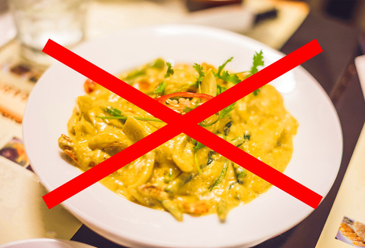 Thực phẩm cay: Trong những ngày đèn đỏ, bạn nên kiêng ăn thực phẩm cay. Ăn đồ cay nóng lại càng khiến cho những cơn đau bụng kinh trở nên dữ dội hơn. Ảnh: BS. 