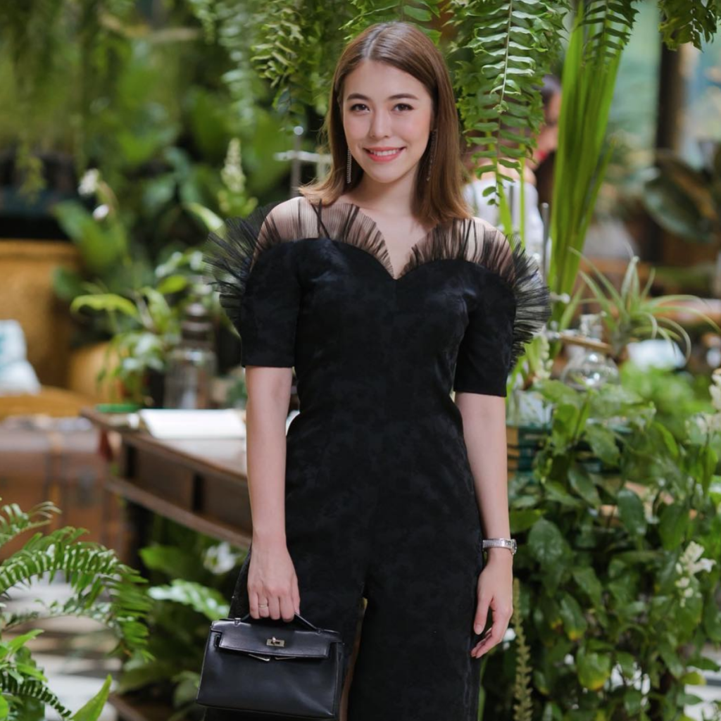 Pimpisa từng tham dự khá nhiều sự kiện thời trang lớn trên thế giới, với vị thế khủng của mình, cô nàng luôn dễ dàng có được những chỗ ngồi danh dự cực kì đẹp và gây được khá nhiều sự chú ý với truyền thông quốc tế.