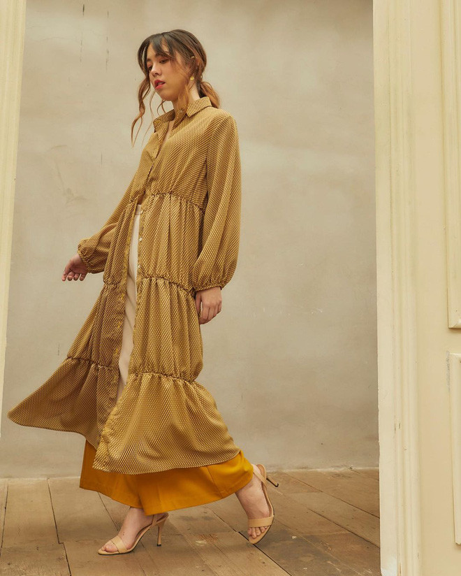 Phong cách thời trang của nàng tiểu thư nhà giàu được giới trẻ ở Thái Lan cực yêu thích.