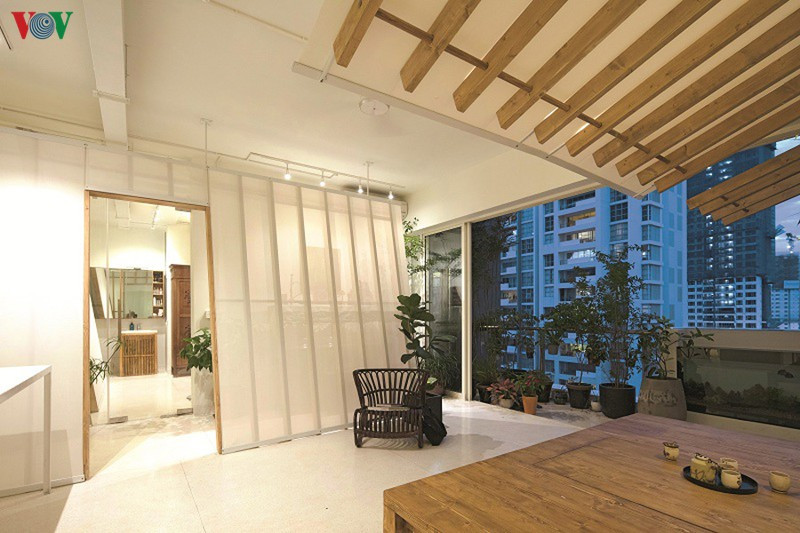 Chủ nhà muốn có một không gian mở, mộc mạc và gần gũi thiên nhiên; và đặc biệt tạo nên ấn tượng từ những điều giản dị.