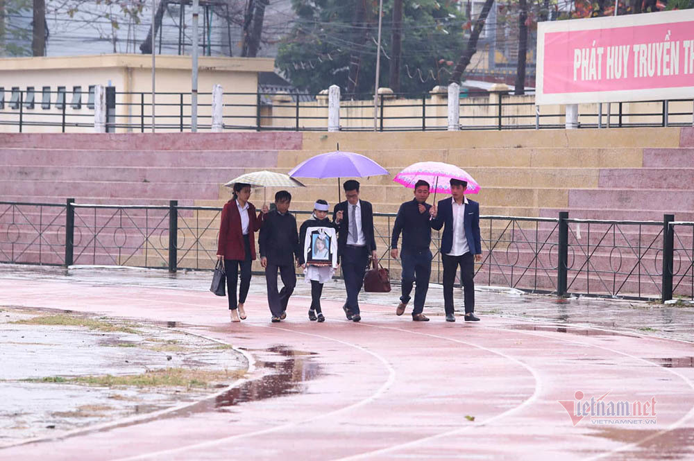 Xet xu vu nu sinh giao ga o Dien Bien bi sat hai: Chi cua Cao My Duyen bat khoc