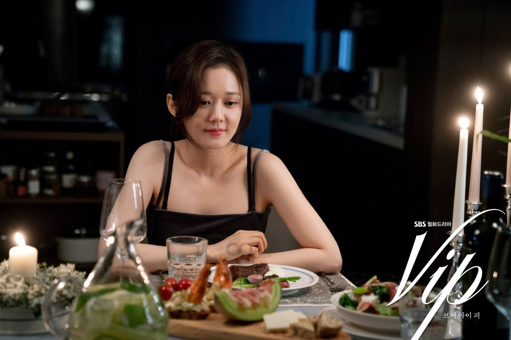 Bên cạnh nhan sắc trẻ trung trời phú, Jang Na Ra cũng ghi điểm với phong cách thời trang trẻ trung, tinh tế.