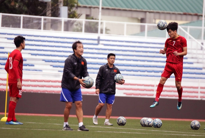 Các pha đánh đầu cận thành là một mối đe dọa tiềm tàng với mảnh lưới của U22 Việt Nam trong trận đấu tới.