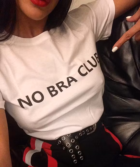 Những lý do phụ nữ cảm thấy tốt hơn khi không mặc áo ngực - Hình 4 Nhung ly do phu nu cam thay tot hon khi khong mac ao nguc-Hinh-4