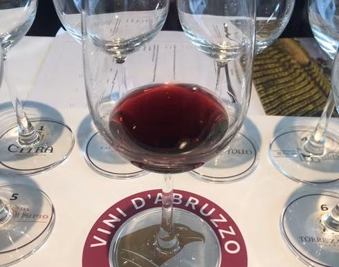 4 tac dung tuyet voi cua vang do voi tim mach