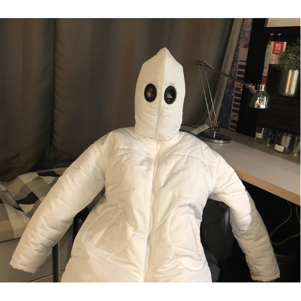 Khảo sát trên taobao - sàn thương mại điện tử lớn của Trung Quốc của WeBuy cho thấy, mẫu áo này có giá rẻ nhất 1,15 triệu đồng, những gian hàng uy tín còn bán phiên bản “chất” với giá tận gần 7 triệu đồng. Video "Minh Hằng chia sẻ về phong cách thời trang". Nguồn: VTC.