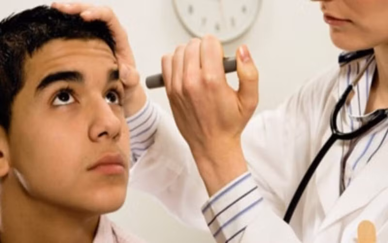 Bệnh Menkes: Bệnh có liên quan đến bất thường về gene và có xu hướng mắc ở nam nhiều hơn nữ. Thiếu hụt lượng đồng trong cơ thể là nguyên nhân dẫn đến các triệu chứng như nhìn mờ, yếu cơ, co giật,...