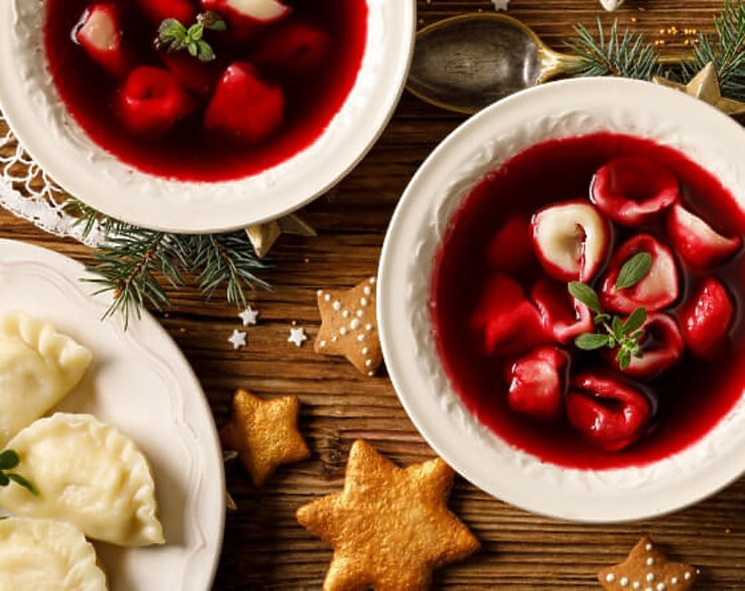 Đặc biệt, tại các đám cưới và các sự kiện buổi tối, thưởng thức súp đỏ cùng với ly rượu vang chắc chắn sẽ là trải nghiệm ẩm thực tuyệt vời tại Ba Lan.