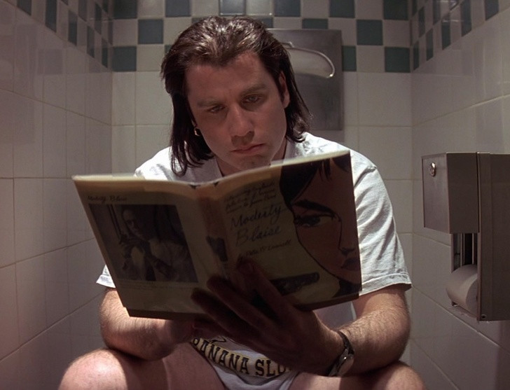 Ngồi toilet quá 15 phút: Không ít người có thói quen chơi game, đọc truyện… khi đi đại tiện. Thói quen xấu này không chỉ ảnh hưởng đến khía cạnh vệ sinh mà còn tạo thêm áp lực lên các tĩnh mạch, tăng nguy cơ bệnh trĩ.