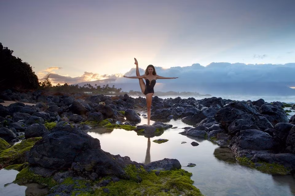 Các bức ảnh của Michelle chia sẻ về bài tập yoga thường được chụp ở những nơi có phong cảnh đẹp, thể hiện tinh thần hòa mình với thiên nhiên. Ảnh: Internet. Video "Bí quyết làm đẹp của sao Việt". Nguồn: VTC.