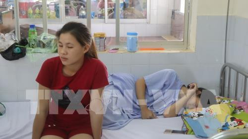 Khong khoi to hinh su vu san phu bi tai xe bo roi giua duong khi sap sinh