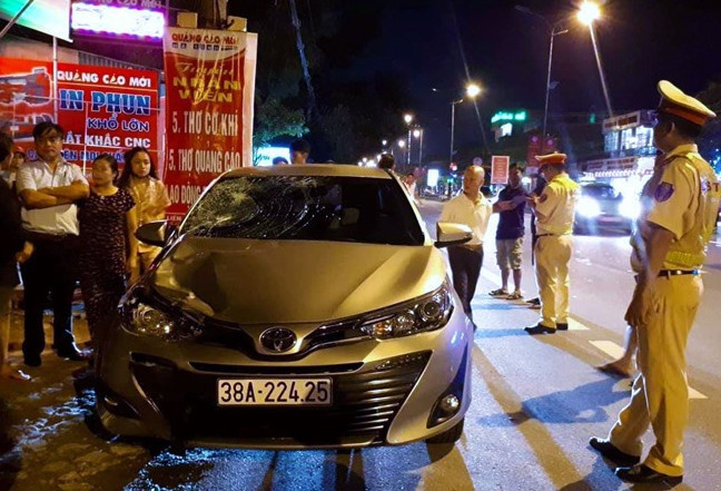 Chu nhiem UBKT o Ha Tinh lai xe tong chet nguoi bi khoi to